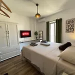 Industrial Cozy In Bugibba, Prime Location Apartment