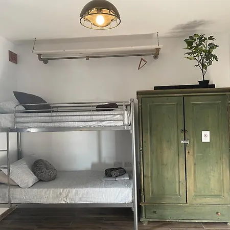 Industrial Charm Apt, Prime Location