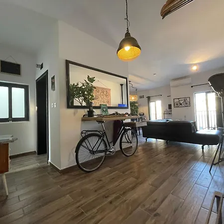 Industrial Cozy In Bugibba, Prime Location خليج سانت بول