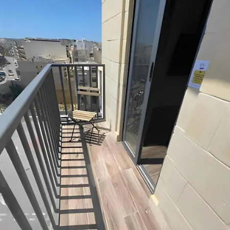 شقة Industrial Cozy In Bugibba, Prime Location خليج سانت بول