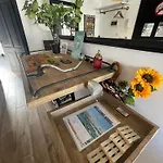 アパート Industrial Cozy In Bugibba, Prime Location セント・ポールズ・ベイ