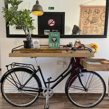 Industrial Cozy In Bugibba, Prime Location