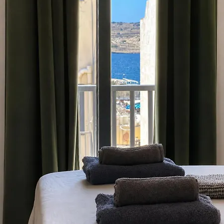 Industrial Cozy In Bugibba, Prime Location Apartment *