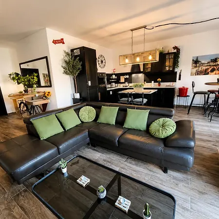 Industrial Cozy In Bugibba, Prime Location Apartment St. Paul's Bay