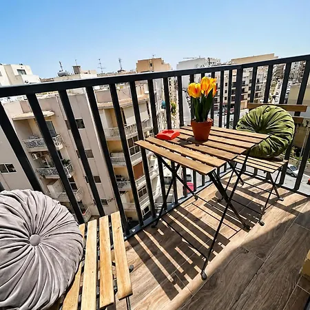 Industrial Cozy In Bugibba, Prime Location Apartment St. Paul's Bay