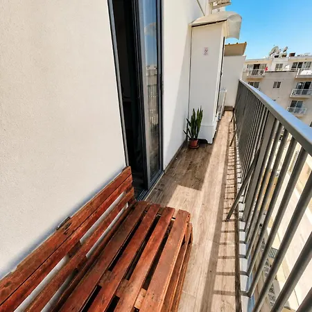 Apartment Industrial Cozy In Bugibba, Prime Location St. Paul's Bay
