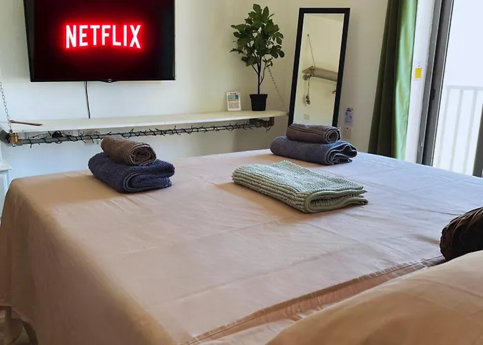 Industrial Cozy In Bugibba, Prime Location St Paul's Bay