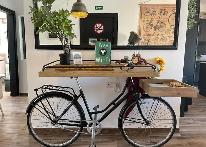 Industrial Cozy In Bugibba, Prime Location