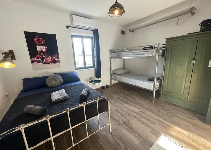 Industrial Cozy In Bugibba, Prime Location Apartamento St Paul's Bay