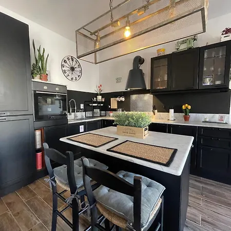 Appartement Industrial Charm Apt, Prime Location San Pawl il-Baħar
